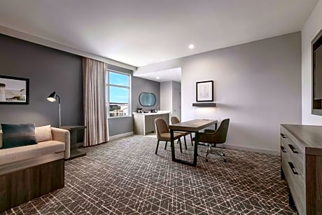 Two-Room Queen Suite with Two Queen Beds - Hearing Access
