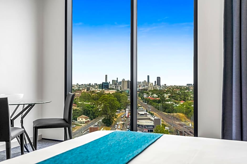 Essence Suites Taringa