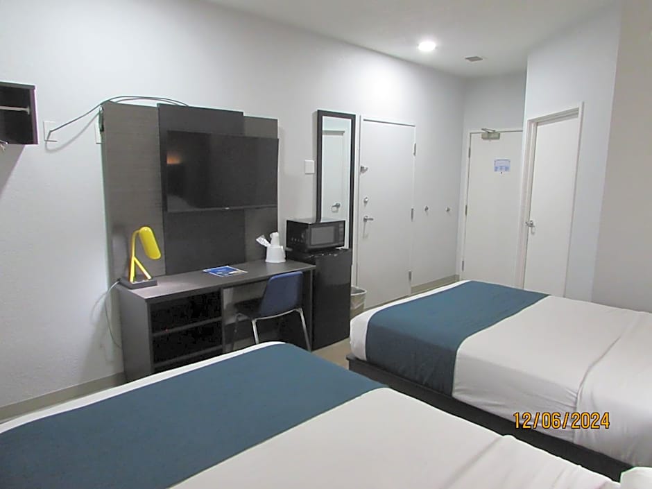 Motel 6-West Des Moines, IA