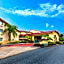 La Quinta Inn & Suites by Wyndham St. Pete-Clearwater Airport
