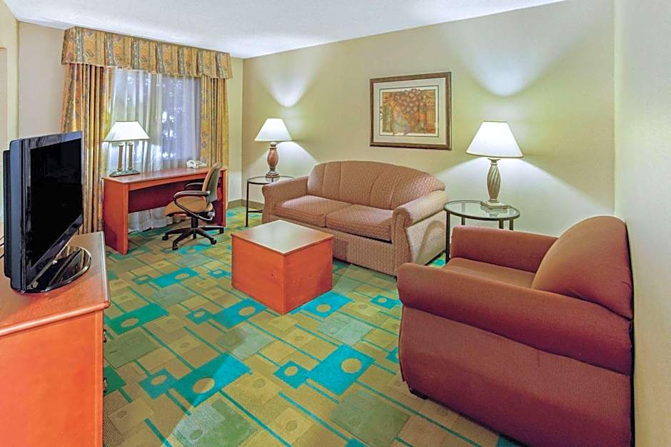 La Quinta Inn & Suites by Wyndham Appleton-College Avenue