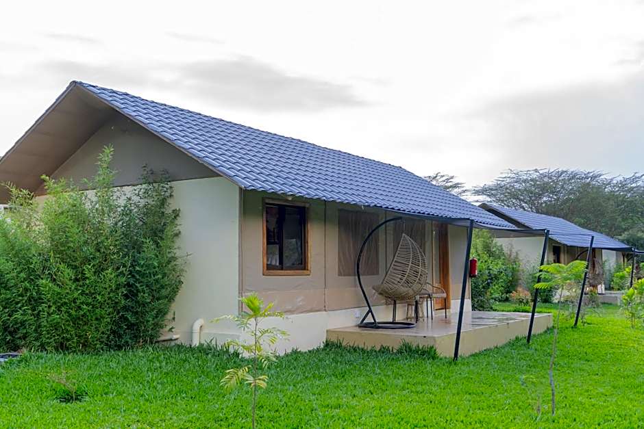 PrideInn Mara Camp & Cottages