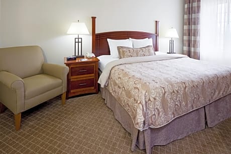 1 King Bed 1 Bedroom Suite Comm Access