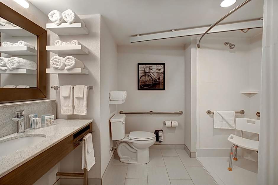 Ramada by Wyndham St Paul AB