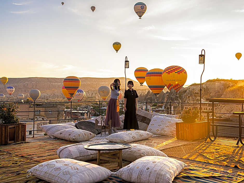 Ares Cave Suites