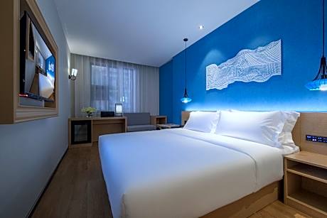 Business Queen Bed Room