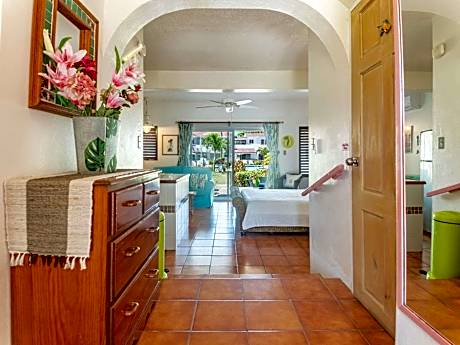 Studio (2 Adults)