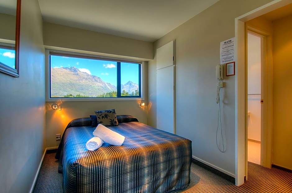 Four Seasons Motel