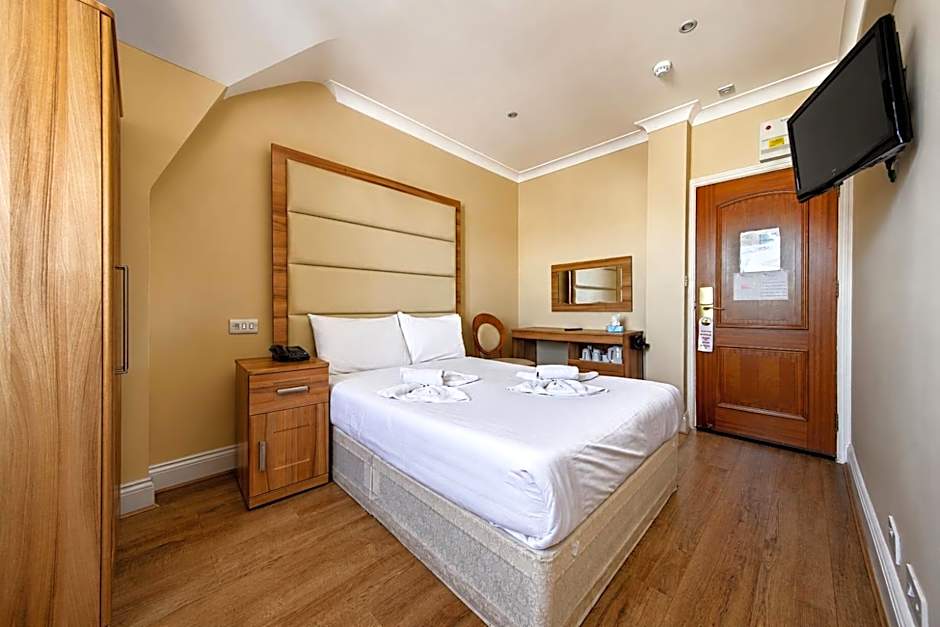Royal Eagle Hotel