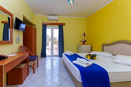 Double or Twin Room with Garden View