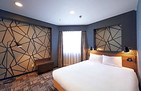 Corner Double Room - Non Smoking