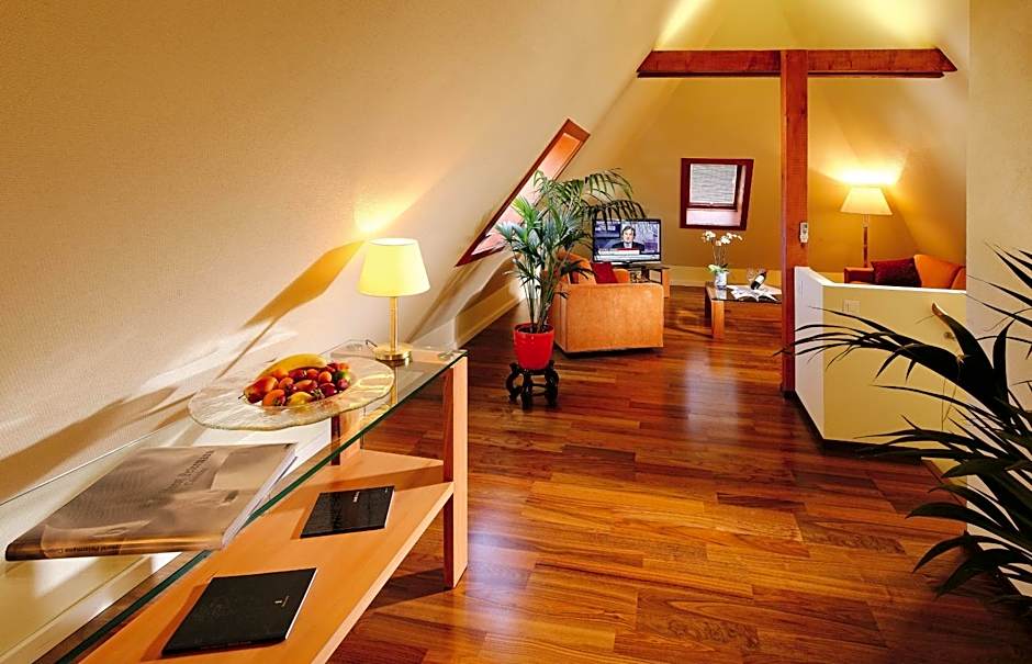Photo 1 of 4 of Suite
