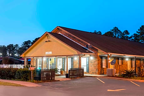 Travelodge by Wyndham Santee