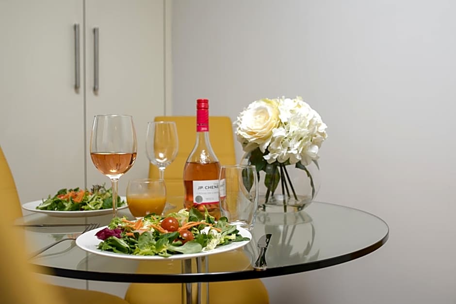 KVM - City Apartments - Contractors - Town Centre by KVM Stays