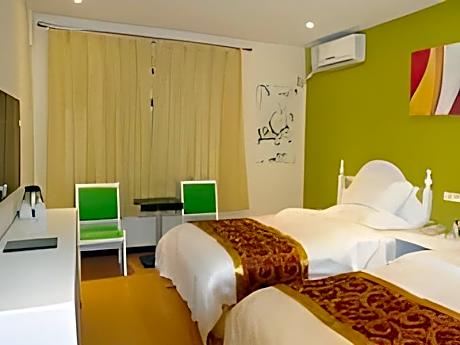 Shell Hotel Zhoukou Jiaotong Zhong Road Bus Center Station