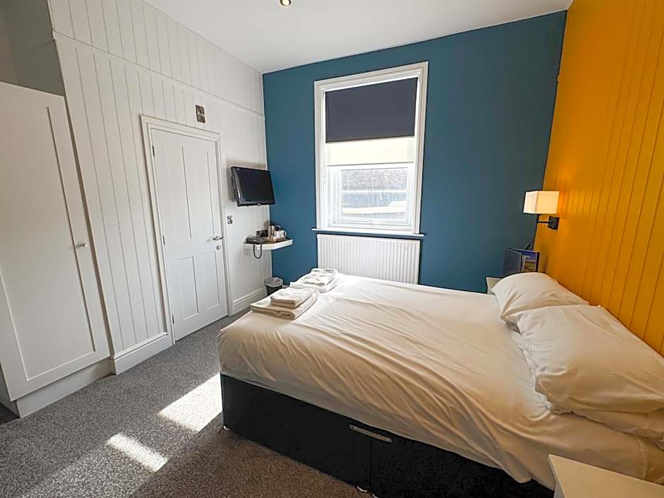 Delmont Hotel & View Restaurant