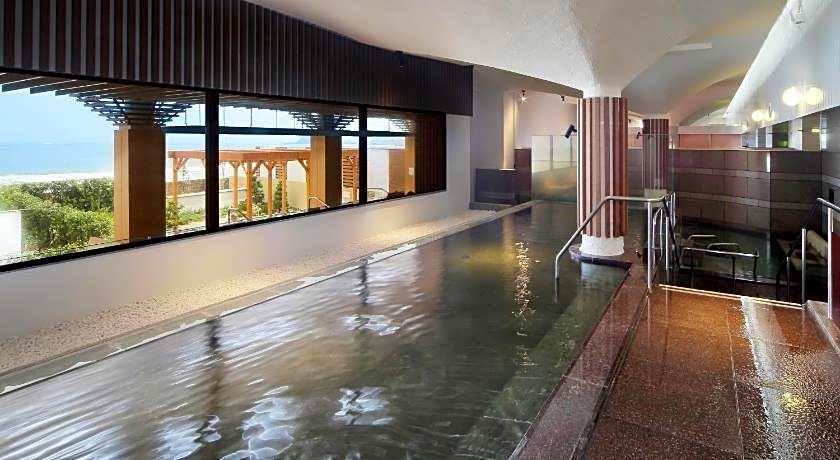 Kamogawa Grand Hotel