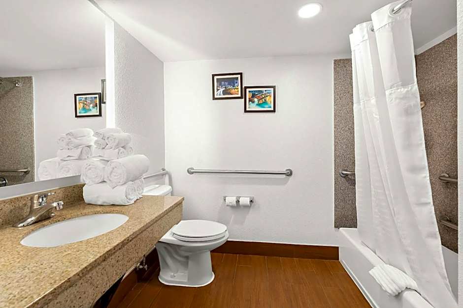 Comfort Inn & Suites Nashville Near Tanger Outlets I-24 Antioch