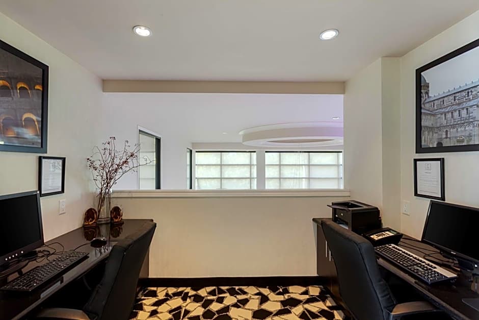 C Hotel By Carmen's, BW Premier Collection