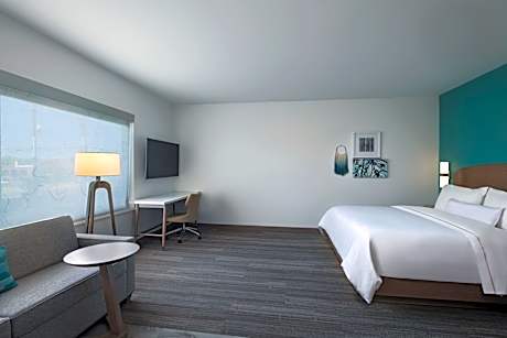 King Studio with Sofa Bed and Roll-in Shower - Mobility and Hearing Accessible