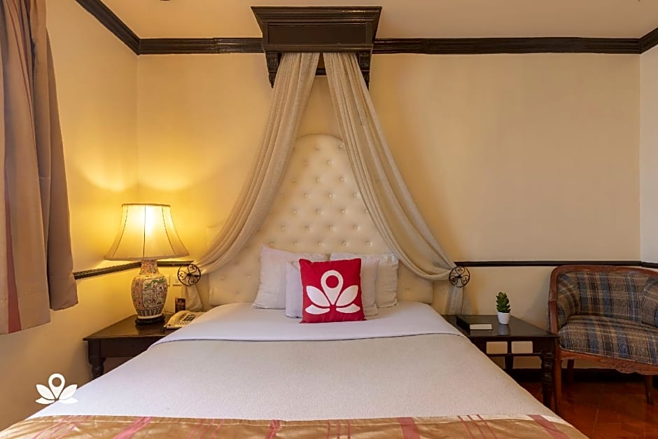 ZEN Rooms Camelot Hotel QC