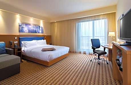 Queen Room - Mobility Access