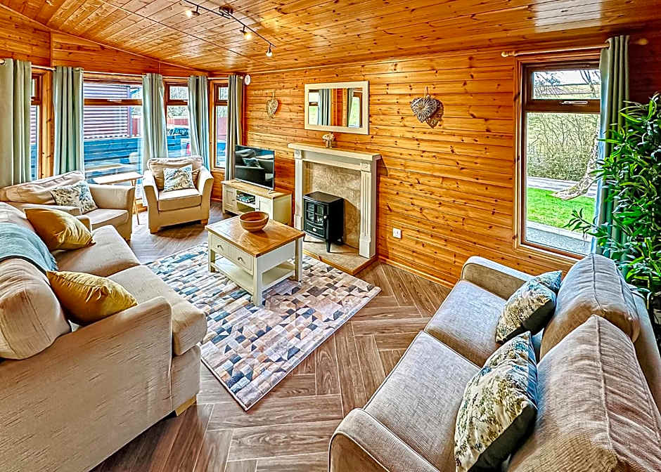 Pant Wilkin Lodges And Equestrian Centre