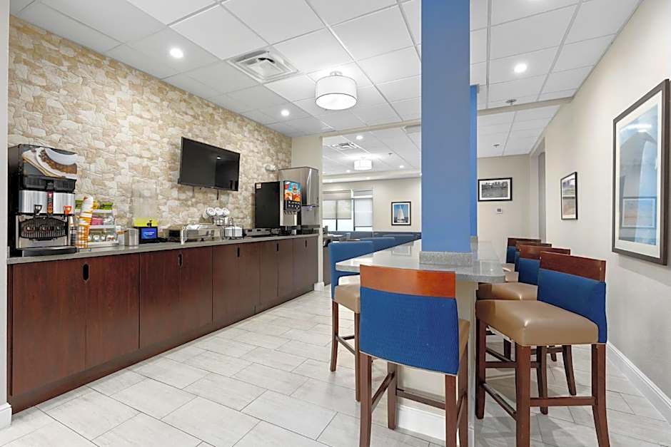 Comfort Inn & Suites St. Louis-Hazelwood