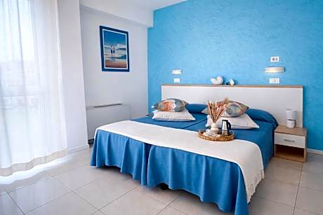 Superior One-Bedroom Apartment (4 Adults)