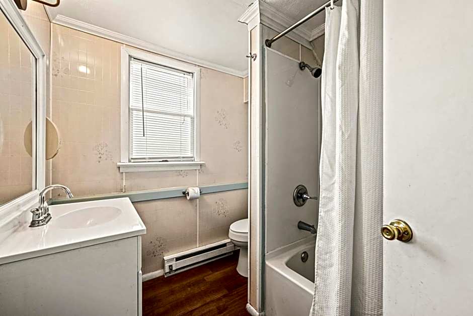 Oceanside Court by KEES Vacations