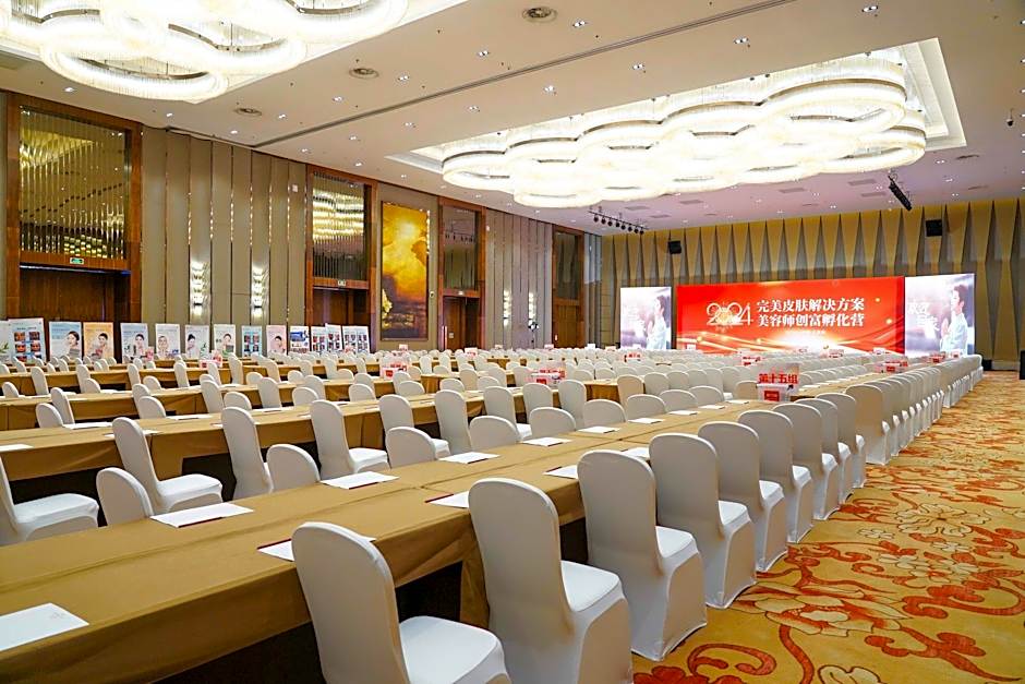 Crowne Plaza Dalian Sports Center by IHG