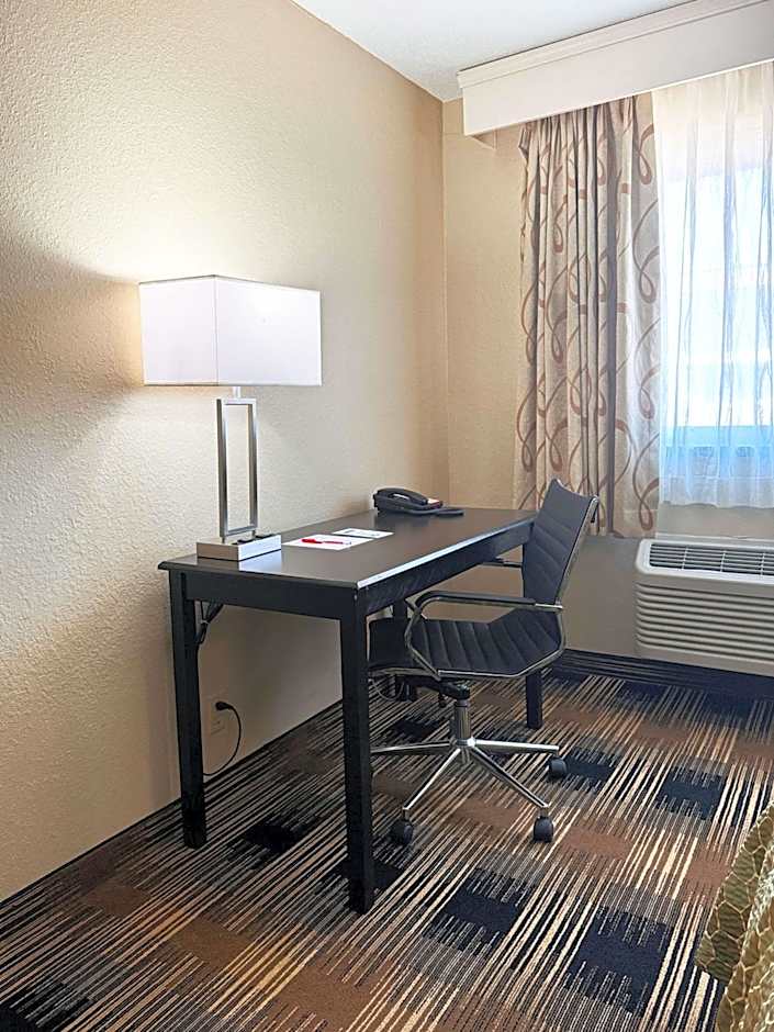 Econo Lodge Wausau - Rothschild