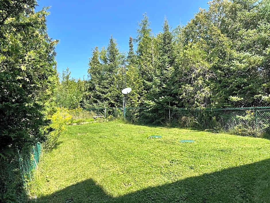 Stunning waterfront w spa dog run