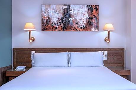 Superior Double Room (3 adults + 1 child)