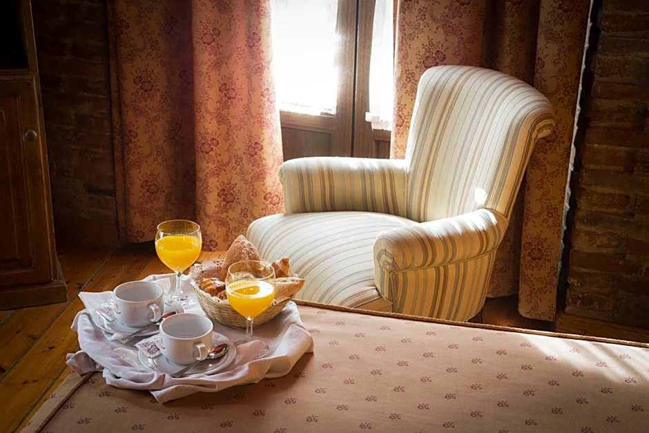 Hotel La Posada Regia