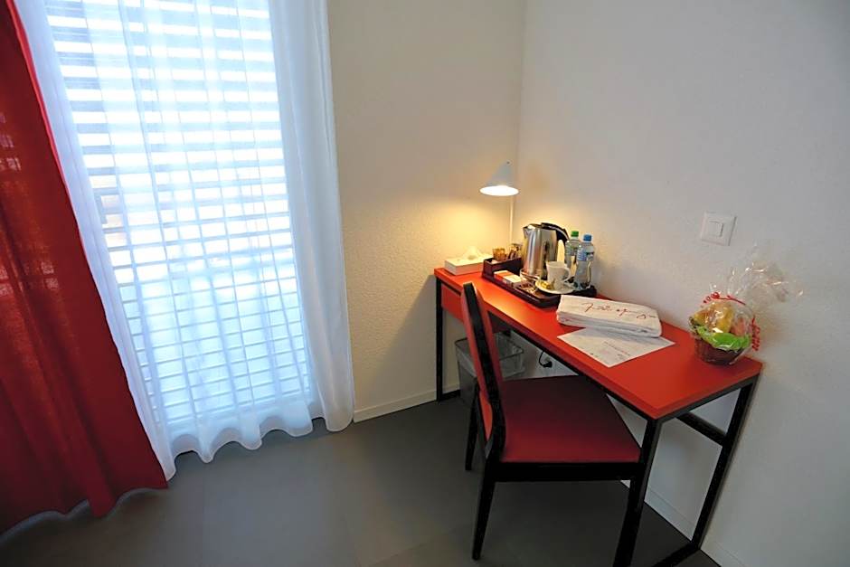 "The Freddie Mercury" Hotel