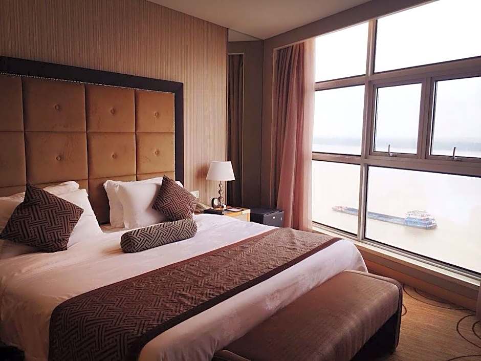 XinHua JianGuo Hotel