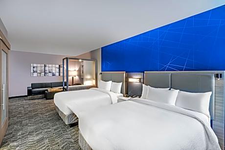 Suite, 2 Queen, Trundle bed