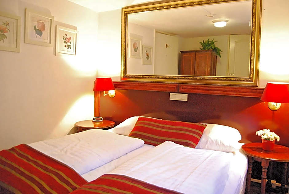 Amsterdam House Hotel