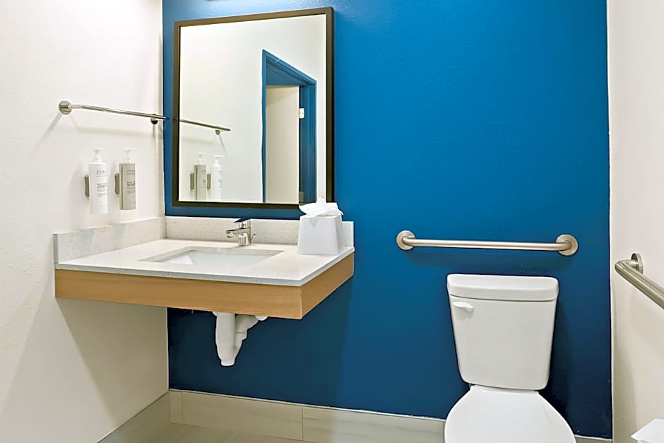 Spark by Hilton Moline Quad Cities