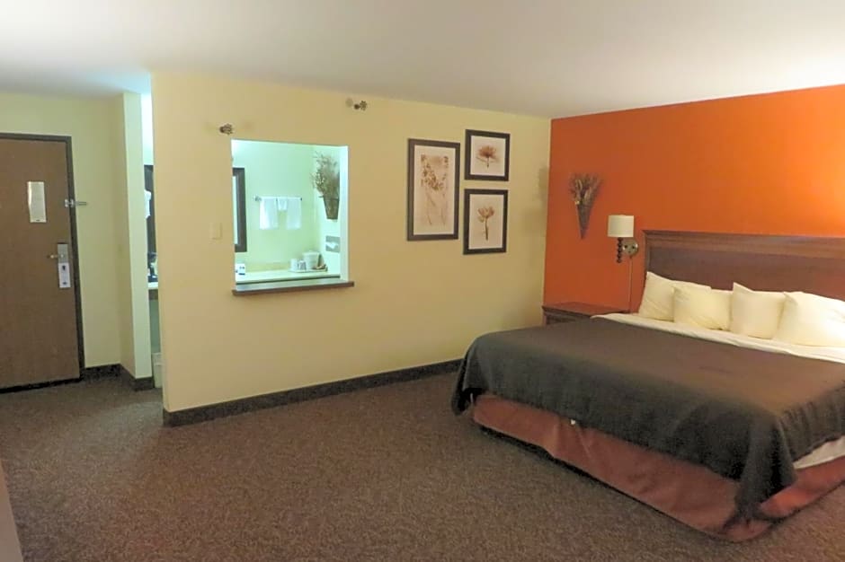 AmericInn by Wyndham Forest Lake