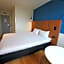 ibis Lyon Est Bron