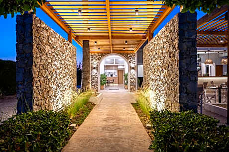 Cirillo Family Hotel-Christinas Studios