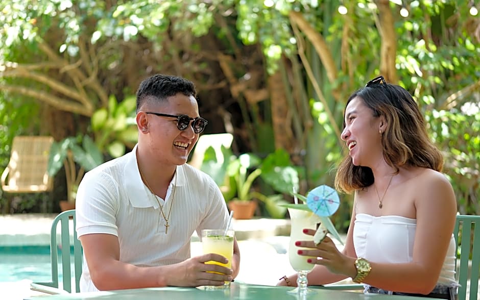 Mad Monkey Dumaguete