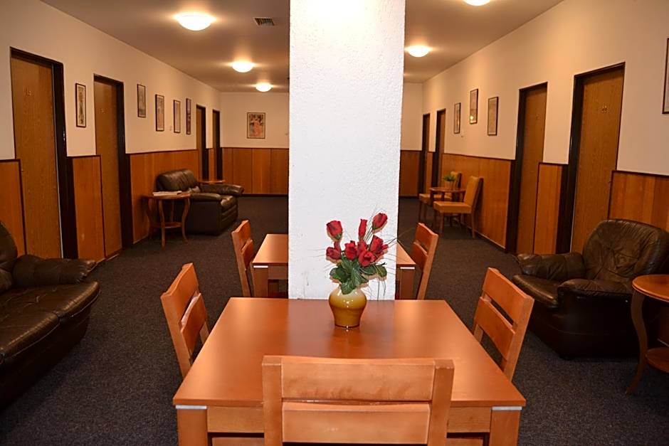 Hotel Bohemians