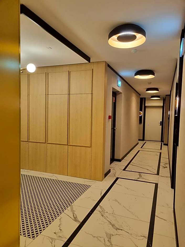 Metropolis Old Town Apartments