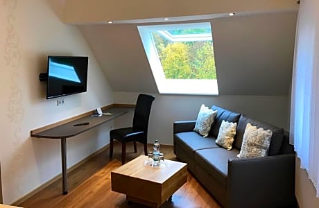 Deluxe Double Room with Garden View