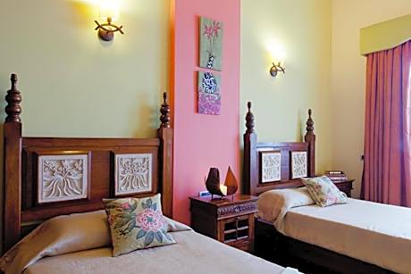 Four-Bedroom Luxury Suite with Sea View