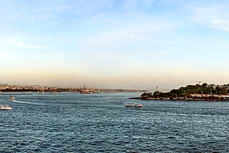 Premier One Bedroom Suite with Bosphorus View