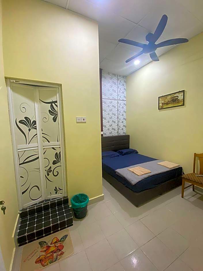 OYO Home 90904 Ray Yan Guesthouse